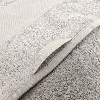 Eine Nahaufnahme des Aufhängehakens des Tuches.